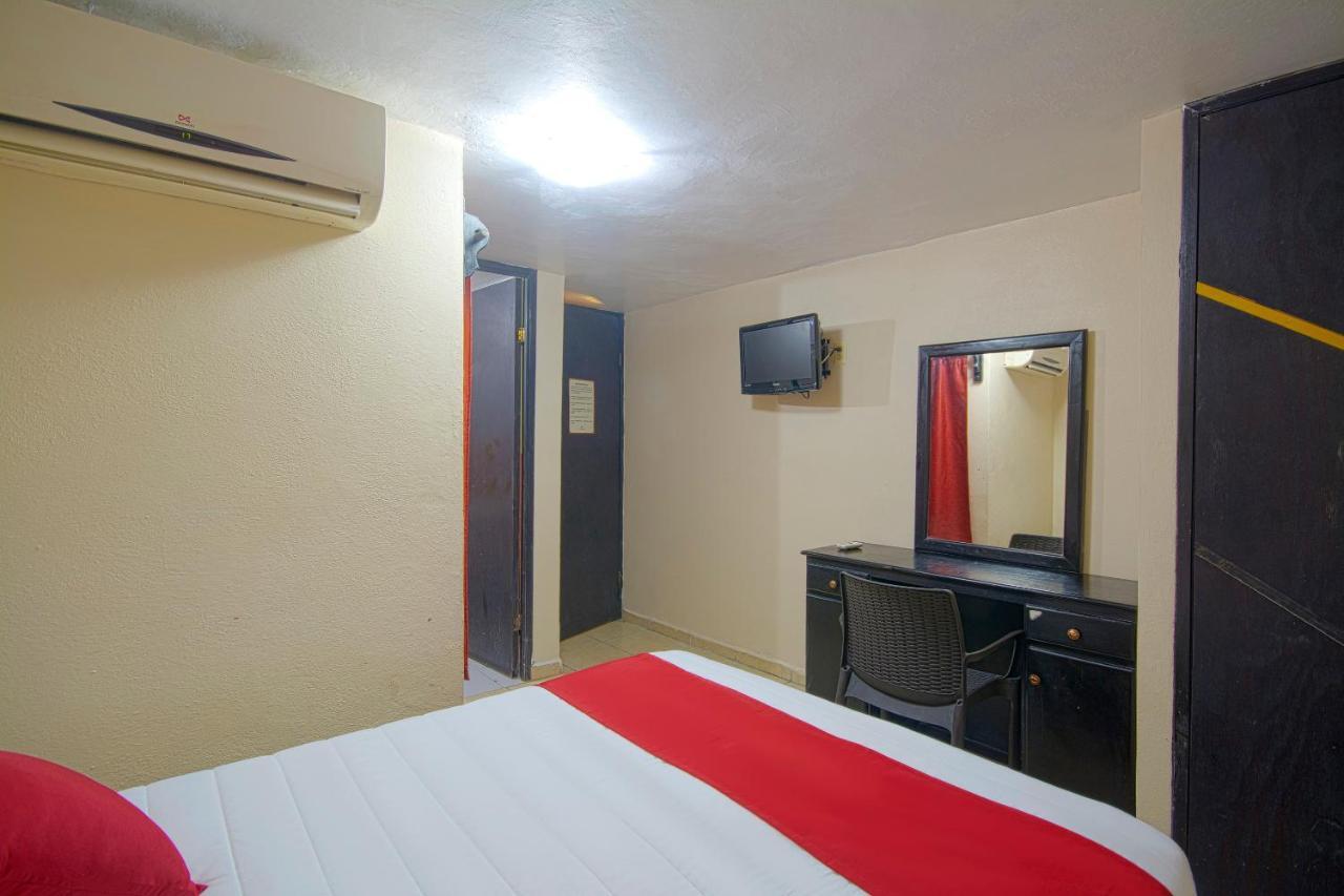 Oyo Hotel Bicentenario Tampico Eksteriør billede